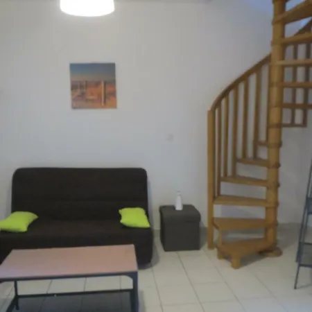 T1 centre ville Aubenas Extérieur photo